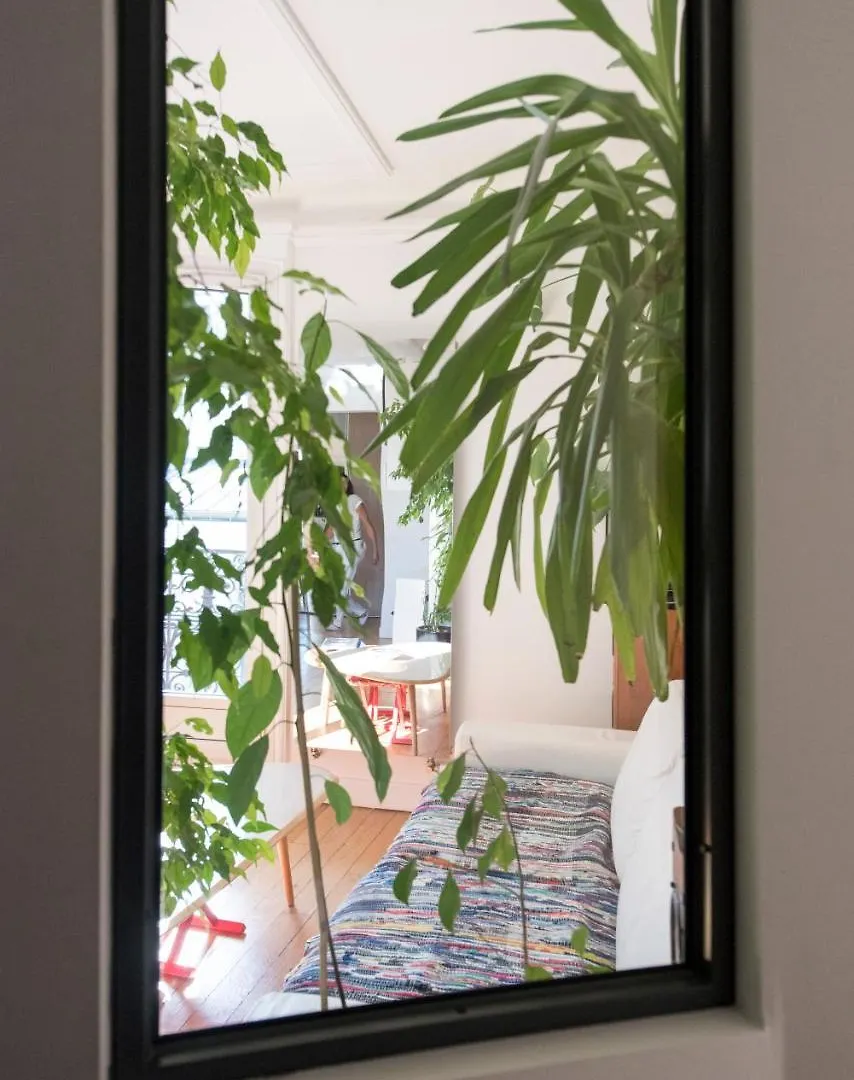 Veeve - By The Palais Royal Apartment Paris