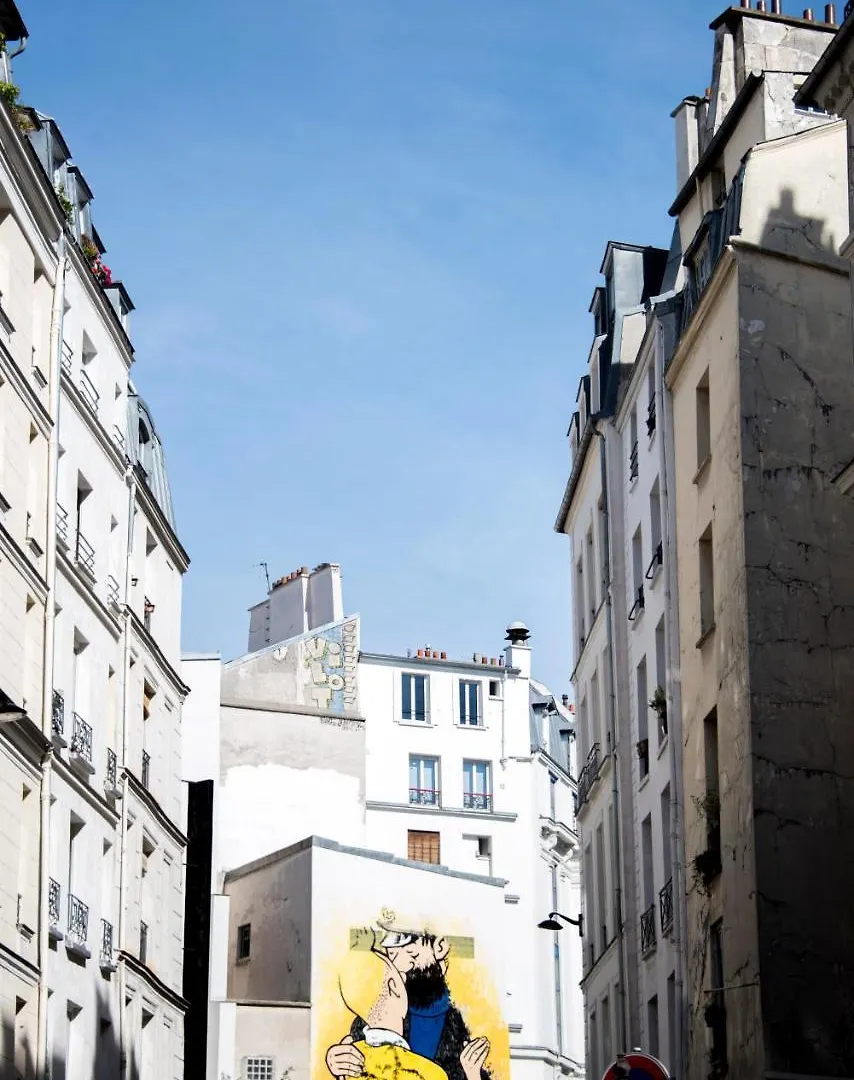 Veeve - By The Palais Royal Apartment Paris France